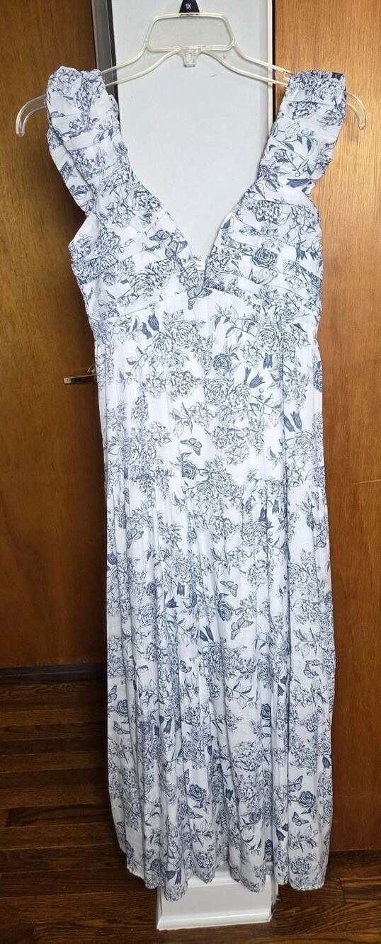 hunter & brown Blue and White Floral Butterfly Smocked Dress Medium.